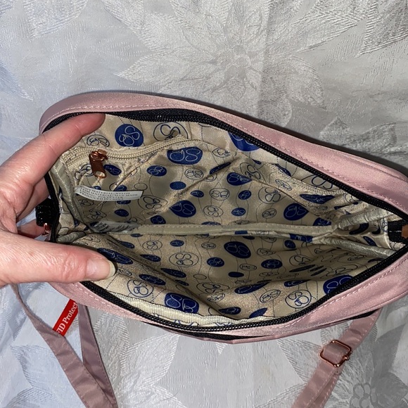 NWT Samantha Brown Rose Gold Crossbody w/RFID Pocket - Picture 5 of 10